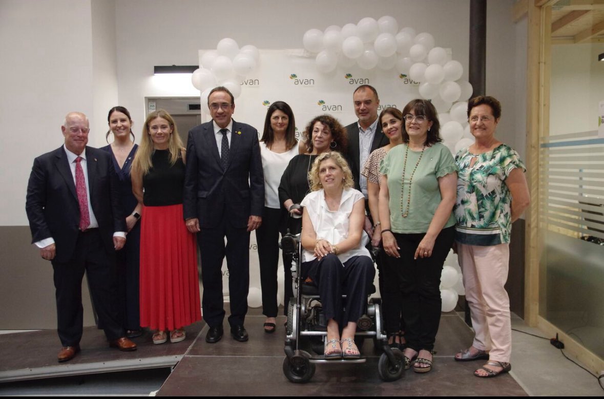 ofitronic_sis's tweet photo. Estuvimos presentes en la inauguración de la nueva sede de la Fundación privada AVAN en #Terrassa, donde #OFITRONIC no podía fallar
Hemos colaborado con la cesión de 3 equipos @KYOCERA_DS_ES
Somos #Kyocera en #Catalunya https://t.co/zXK6sNecVv
