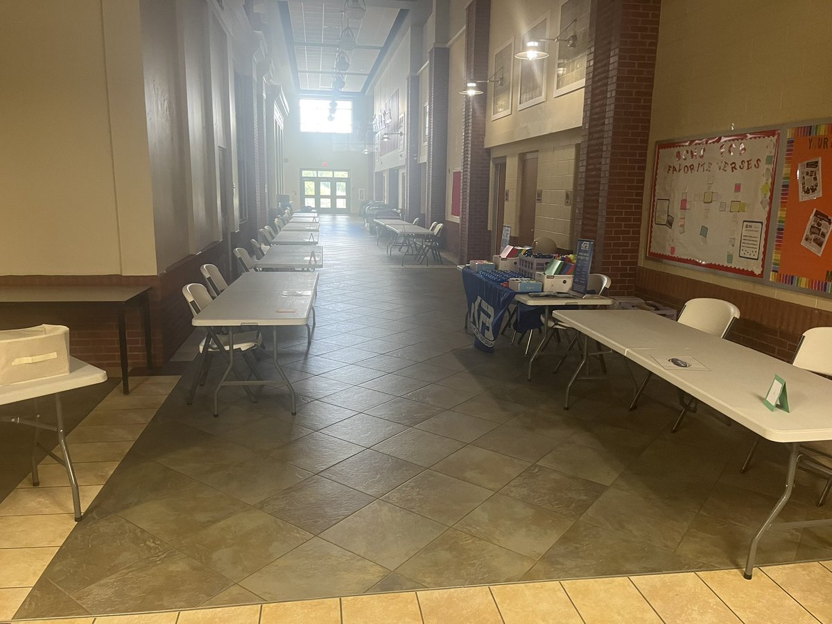 BoydCoSuper's tweet photo. Our FRYSC folks are hard at working getting ready for the @BCPSdistrict Redifest that will take place tomorrow @BoydCountyHigh. https://t.co/u7XCPHWOjU