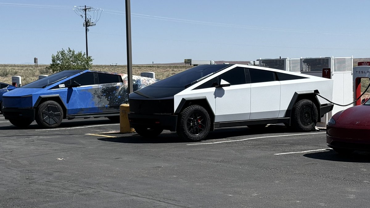 JohnKynor's tweet photo. I like your two-tone @Tesla #Cybertruck with the pillar delete @farzyness. I went with B&amp;W too, but took a slightly different approach. @elonmusk which do you think looks better? I want to see your favorite Cybertruck. https://t.co/TtWYZ7piO6