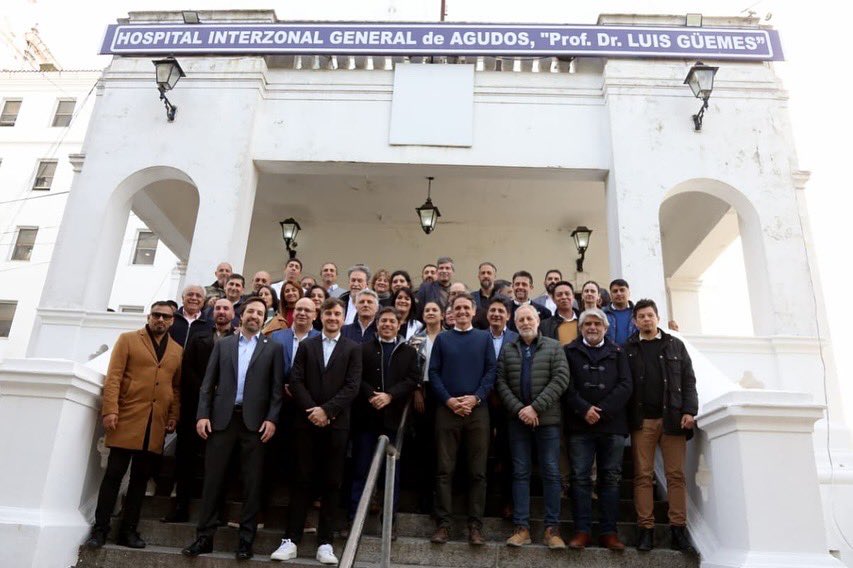 MartinMarinucci's tweet photo. 📍 Morón

Hoy acompañé al gobernador @Kicillofok en la inauguración del servicio remodelado de Anatomía Patológica del Hospital Güemes, donde se incorporaron maquinarias para rayos, mamografías, ecografía y más tecnología para seguir mejorando la atención de las y los vecinos.

Invertir en la salud pública es fundamental para garantizar el acceso y la calidad de la atención en cada rincón de la Provincia.

Estuvieron presentes el ministro de Salud @nkreplak, el ministro de Infraestructura y candidato a senador provincial @gkatopodis, el ministro de Trabajo @waltercorreaok y el intendente de Morón @LucasGhiOFICIAL.

#SaludPública #ProvinciaEnMarcha #EstadoPresente