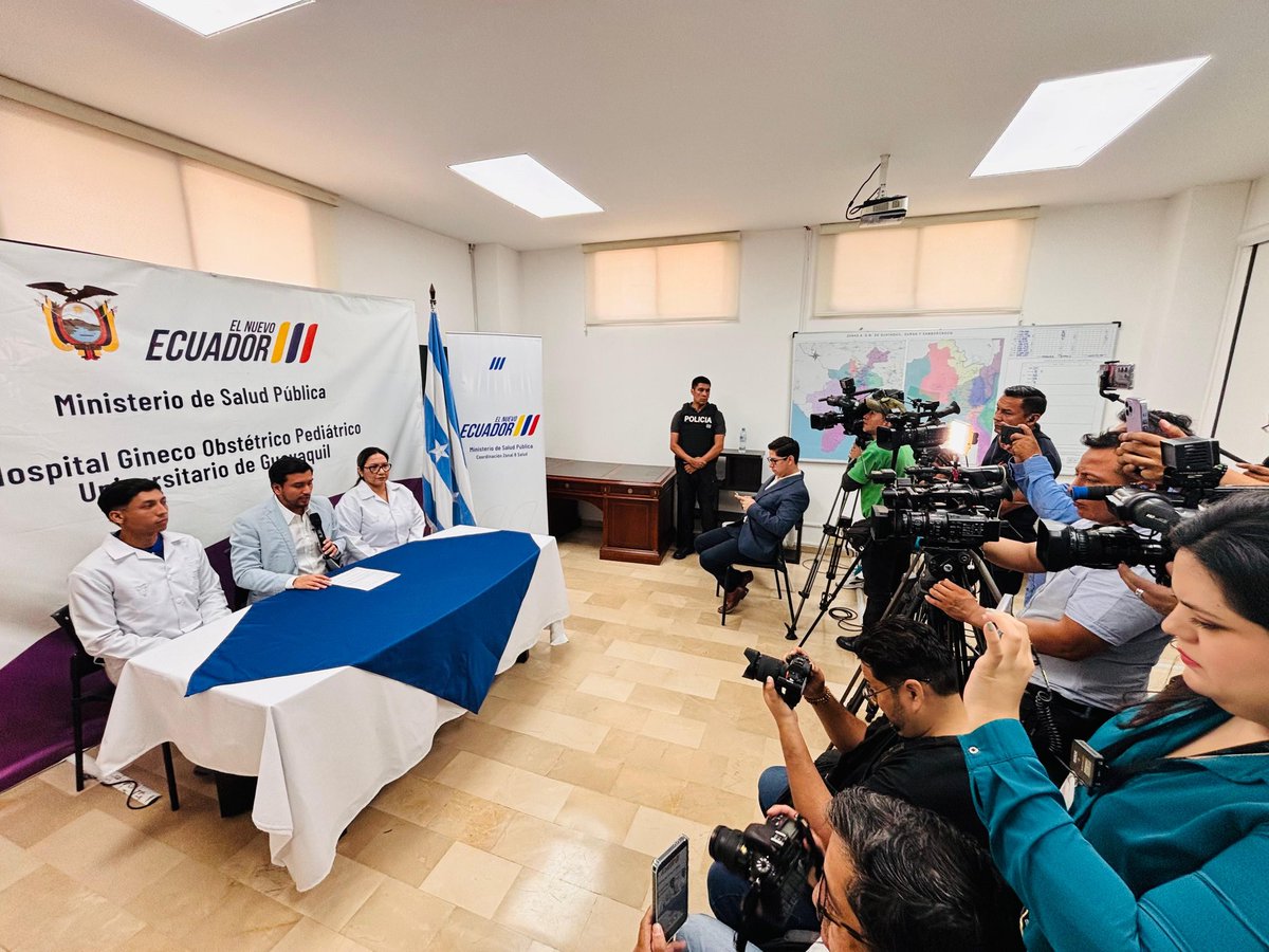 Hoy en #RuedaDePrensa fuimos enfáticos.

En los últimos días, la desinformación ha intentado sembrar pánico y politizar una situación en extremo sensible.

Afirmamos categóricamente que: la cifra de 18 neonatos fallecidos es falsa.