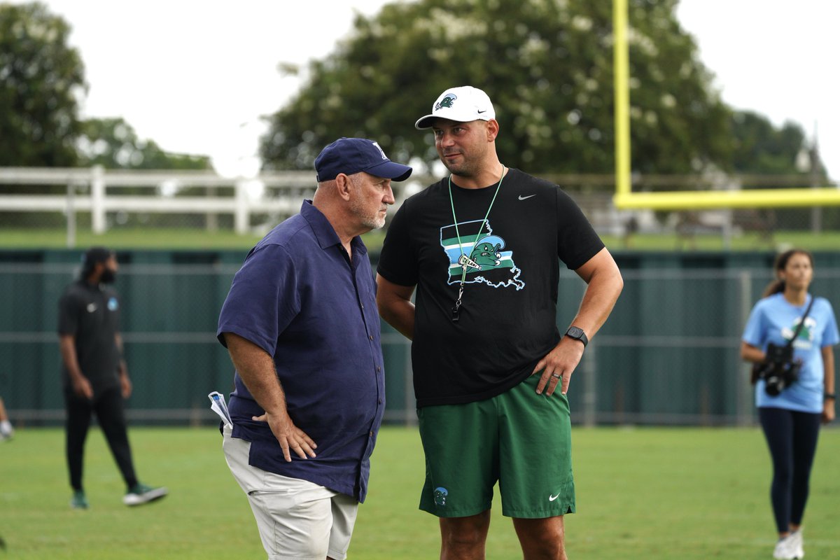 Had a Louisiana legend out at practice today!

#UptownFootball