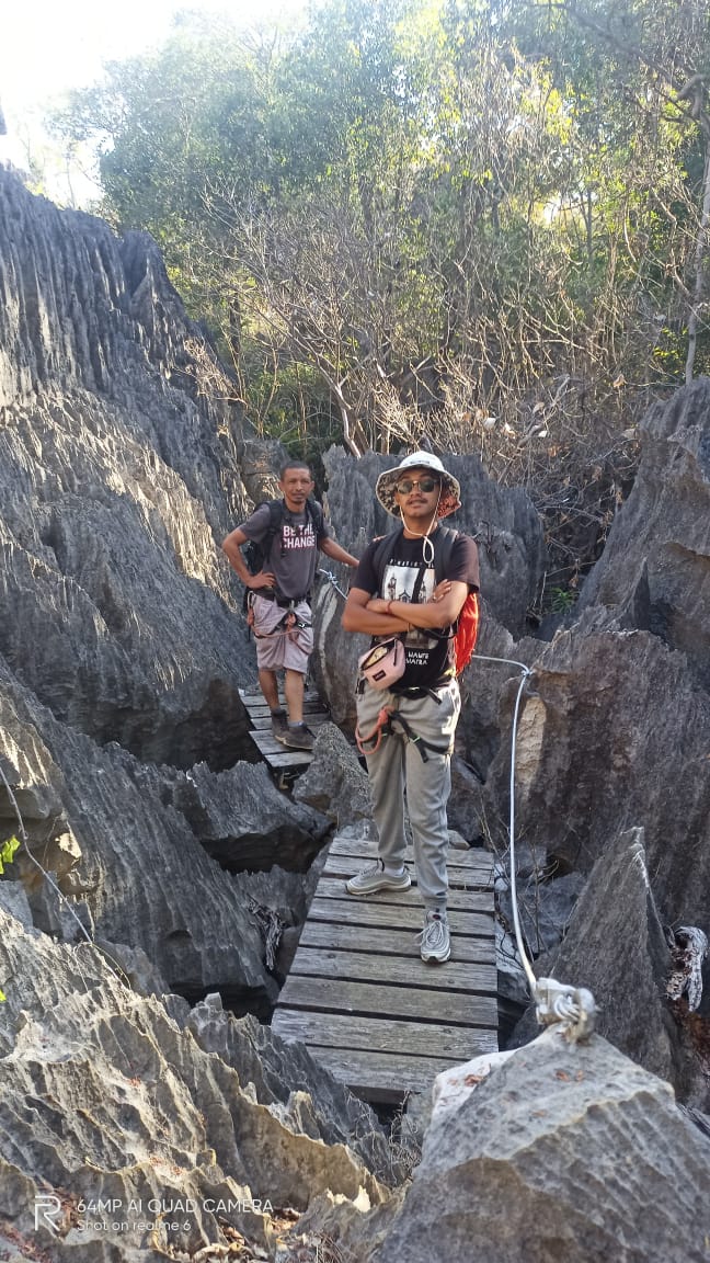 SenseofOceans's tweet photo. 3 of our consultants explored Madagascar’s wild west, by road and air. From the Avenue of the Baobabs to the remote beauty of Anjajavy, their journeys show just two ways to experience this incredible region.

 #Madagascar #Travel #Adventure https://t.co/glhXj7lnuH
