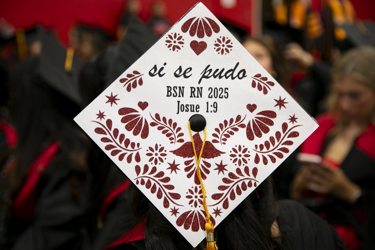 ttuhscson's tweet photo. πππ©π¨ π€ππ to our newest @TTUHSC School of Nursing graduates! There were many creatively decorated graduation caps at their summer commencement ceremony this weekend. π #TTUHSCgrad https://t.co/TZhpEksWfj