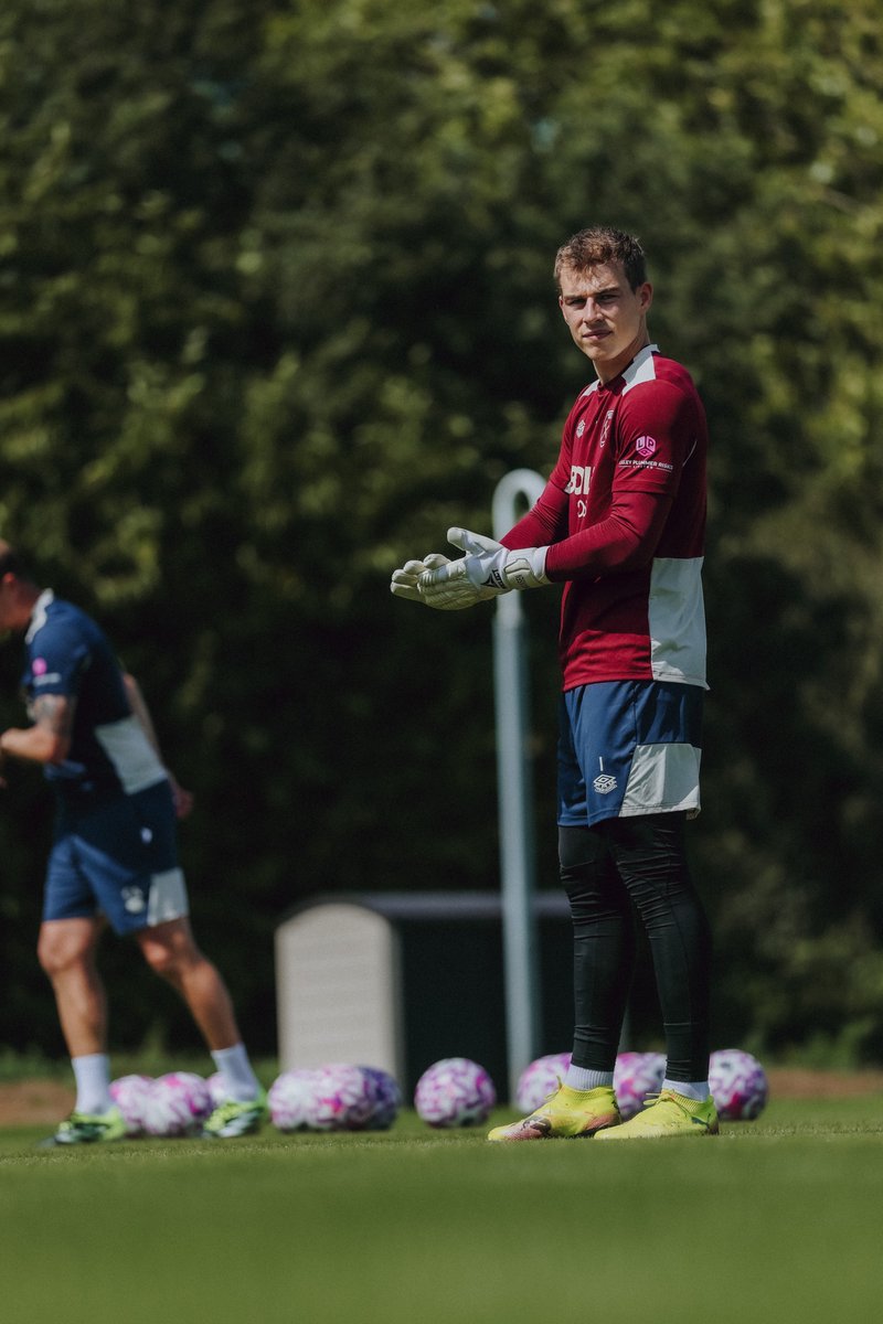 WestHam's tweet photo. A first look at Mads in training 🧤 https://t.co/jtJ3rGpcIg