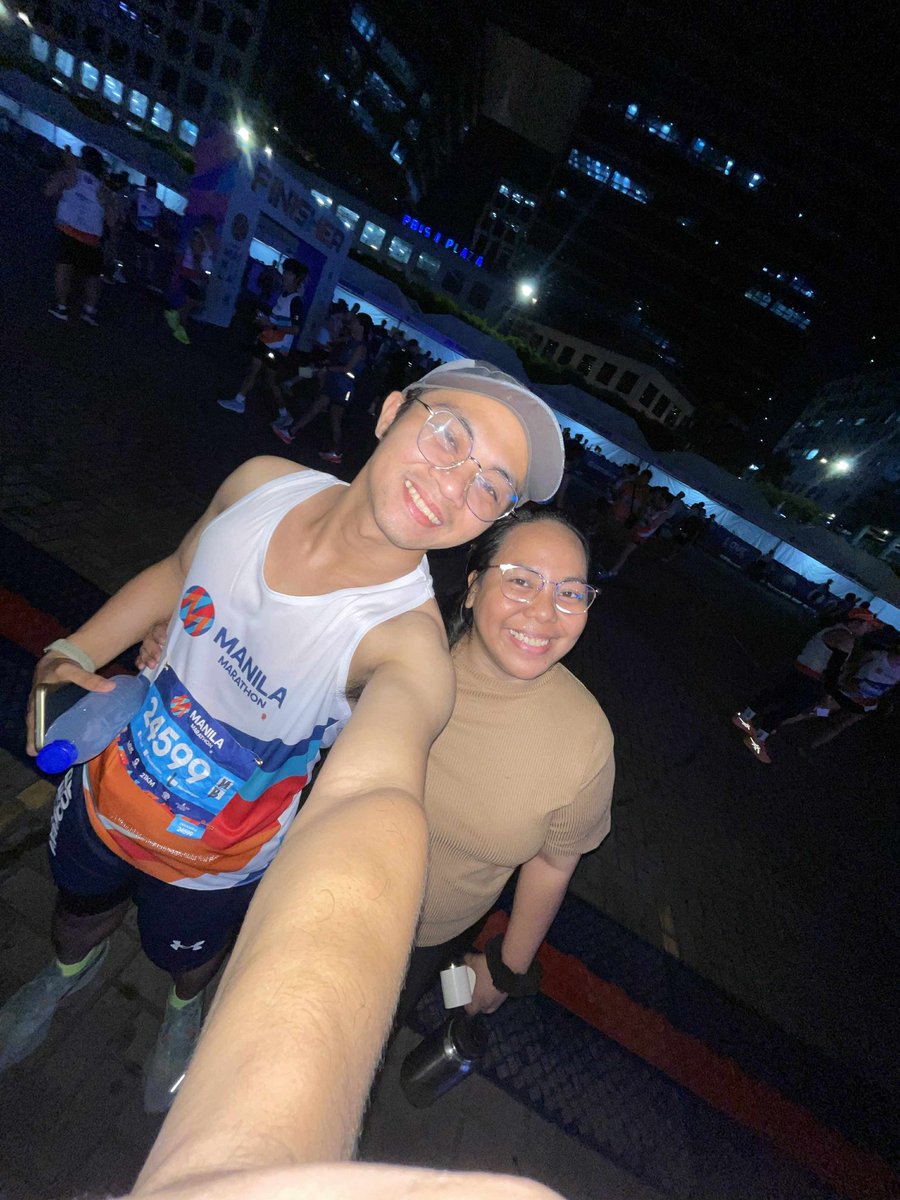 AlabUbang's tweet photo. Anong goal mo?

"makarating lang ng finish line at hindi ikalat yung mga cups sa hydration station" ☺️🎉

First time mag sign up sa isang fun run, first time mag half marathon 😆 naka survive naman awa ng Dios!

#galaxymanilamarathon
#runrio https://t.co/F00mtQwaw1