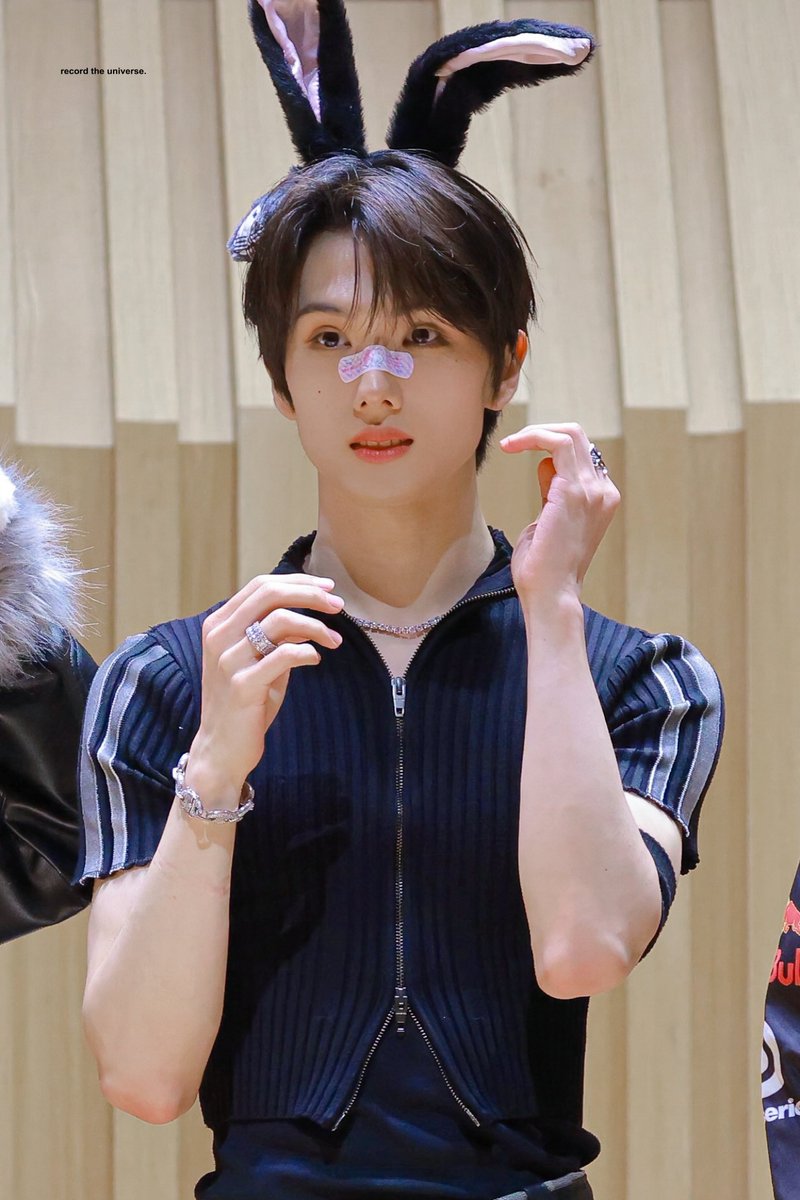 ʀᴇᴄᴏʀᴅ ᴛʜᴇ ᴜɴɪᴠᴇʀꜱᴇ. tweet media