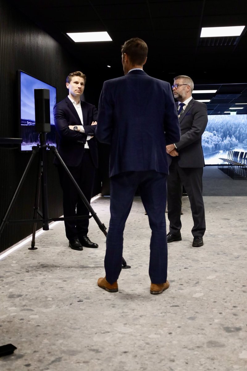 Vauhditamme puolustusteollisuuden kasvua kaikkialla Suomessa. Pirkanmaalla on suuri puolustusalan keskittymä ja monia yrityksiä, jotka edustavat maailman terävintä kärkeä. Tänään Pirkanmaalla vierailut Installe ja Saabille sekä Puolustusvoimien logistiikkalaitokseen. Kävimme läpi