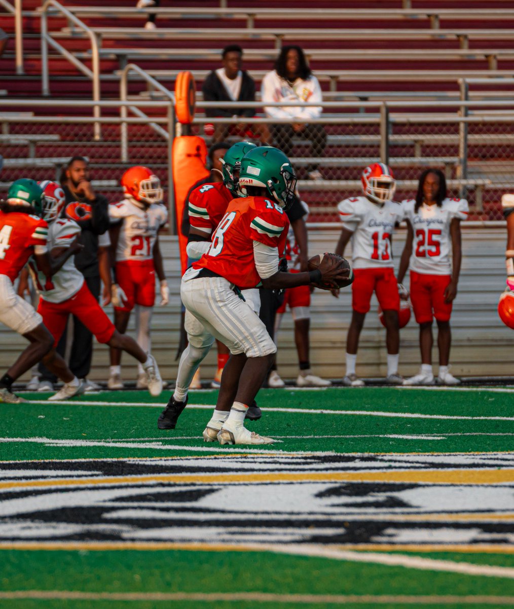 Leave nothing but your best on the field✨✨Sophomore year has begun…Time to leave my name on the field🤞🏾