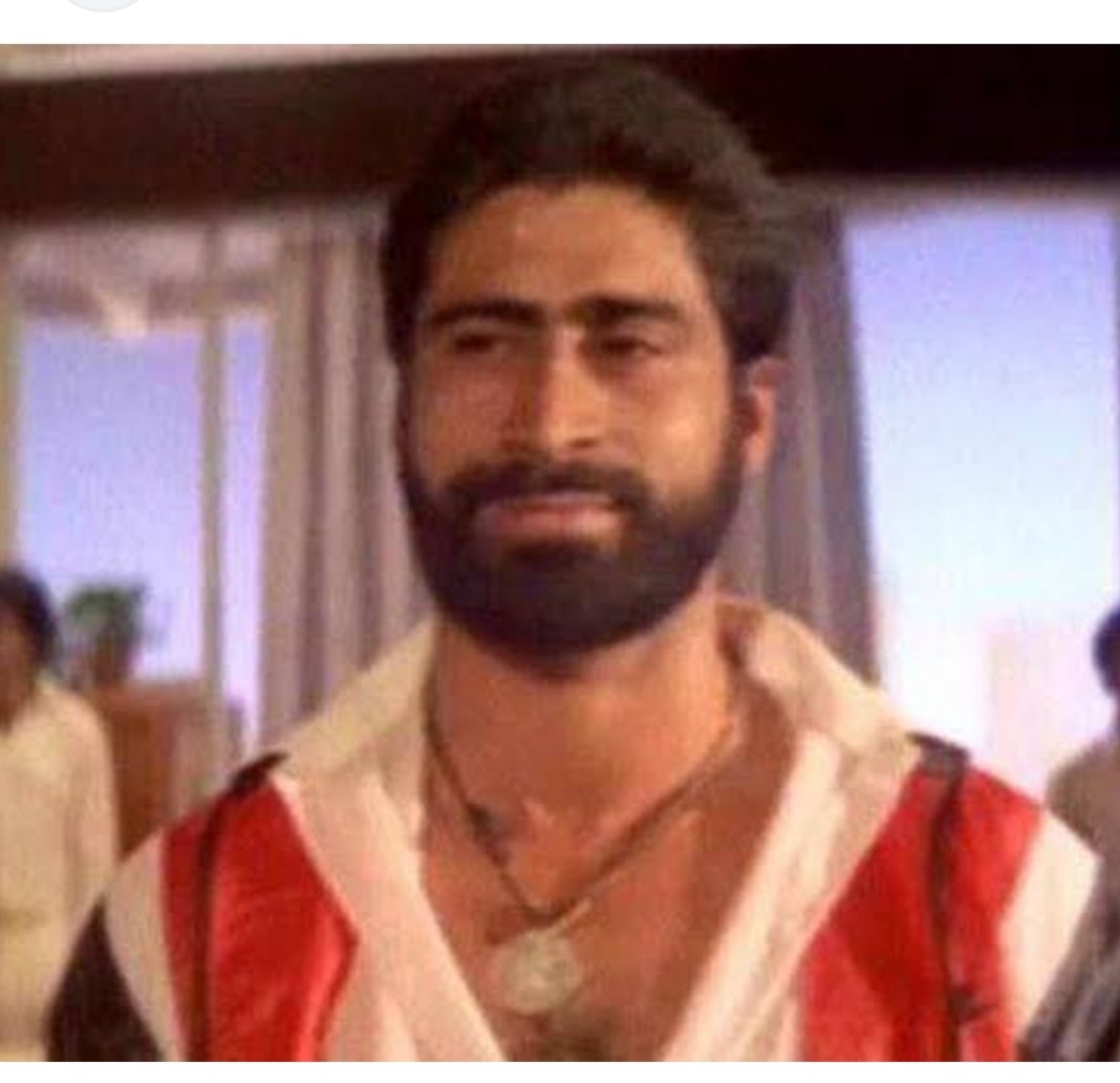 वैसे इसकी सूरत अभिषेक बच्चन से मिलती है।
#JayaBachchan