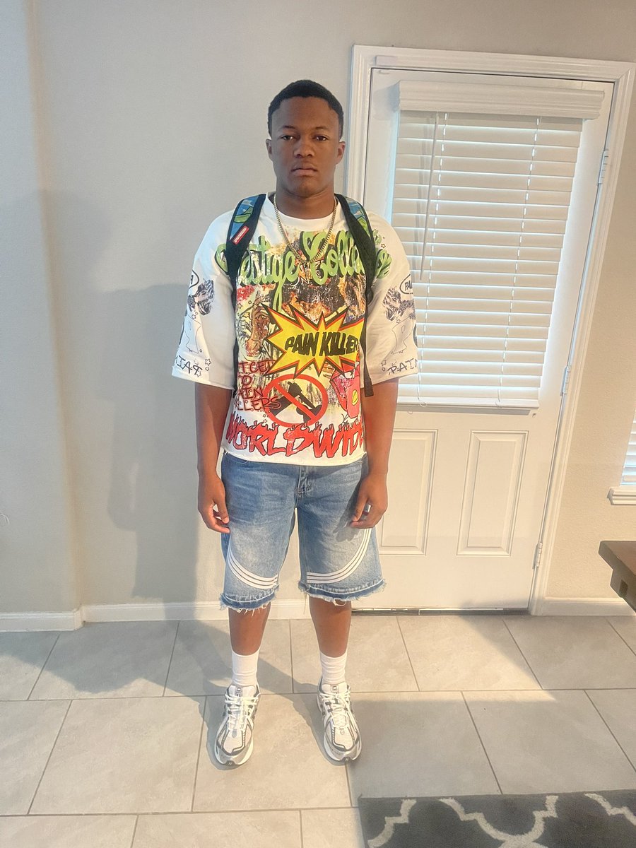 βπππ’π¦π β£οΈπΊππΎπβοΈ (@mizzracquel) on Twitter photo Tired is an understatement!! Fresh off the plane βοΈ and headed to start his Junior Year!! ππβοΈ #FirstDay β€οΈβ€οΈ Tired is an understatement!! Fresh off the plane βοΈ and headed to start his Junior Year!! ππβοΈ #FirstDay β€οΈβ€οΈ