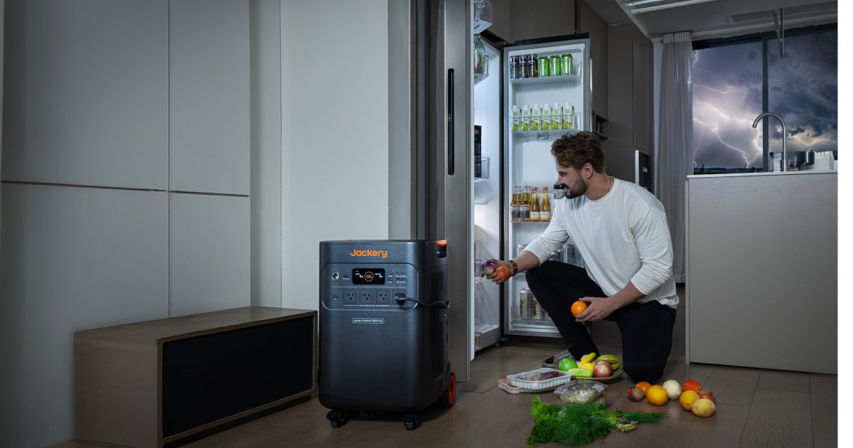 jackeryinc's tweet image. What’s the most important thing in your kitchen? For us, it’s the fridge—it keeps our food fresh and our meals ready. With Jackery Solar Generators, your fridge stays powered. 🍽️⚡
#jackery #solargenerator #homepower #essentialhomebackup #keepyourfridgefresh