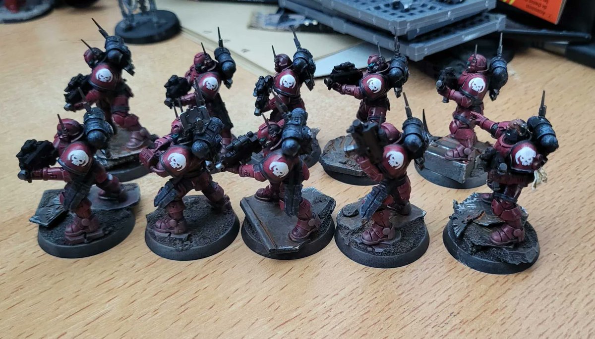 LordDourin's tweet photo. Exorcists project update: Neaaarly finished! Just some touch ups here and there. The chapter symbols are done on all the shoulder pads. Once they're done, better photos will be incoming.
#PaintingWarhammer #wepaintminis #spacemarines #40k #warmongers #wh40k #WarhammerCommunity https://t.co/QiMUTluI44