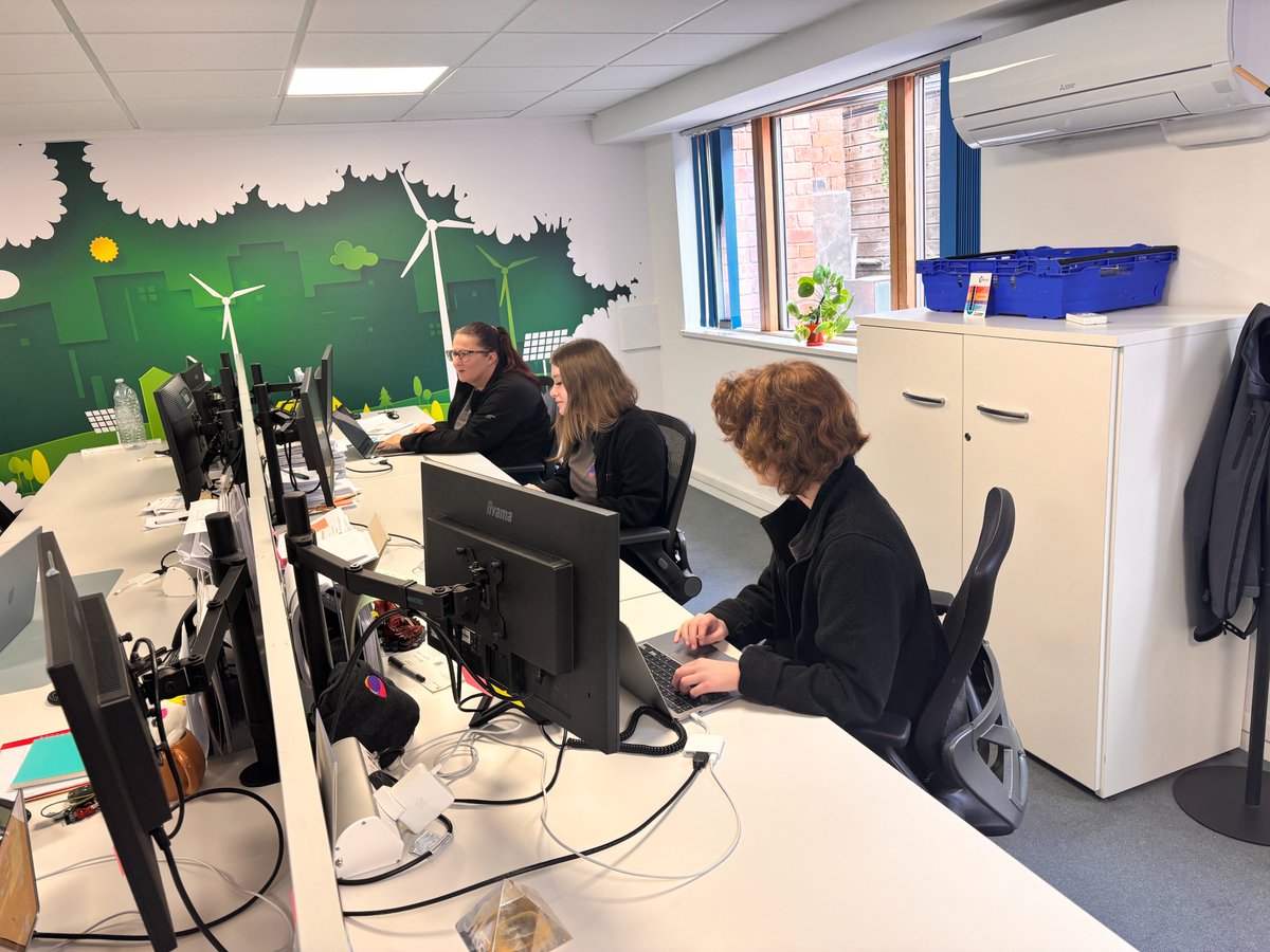 ecgsolutions1's tweet photo. It’s #InternationalYouthDay 🌍
Meet Shanna — our apprentice who’s been smashing it with our Energy Management Bureau &amp; Account Management teams.
Fresh ideas + dedication = a greener future. 💡

#Apprenticeship #Sustainability #EnergyEfficiency https://t.co/5Fpo3LA3VF