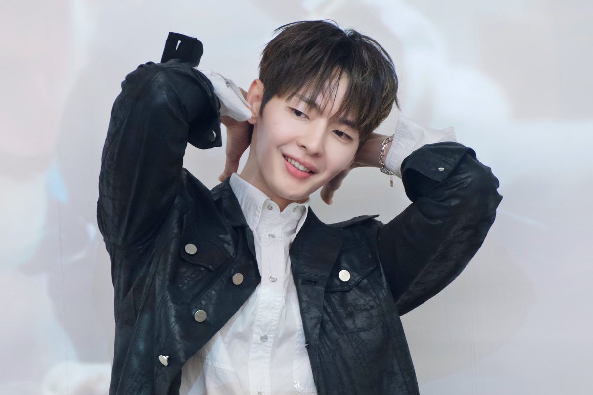 KBteeth's tweet image. cr. dreamynabi_