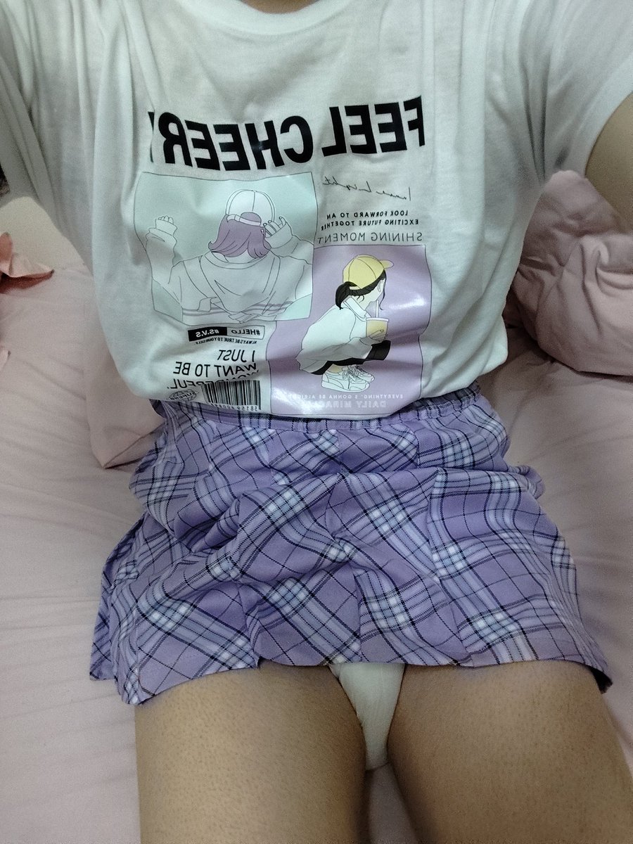 部屋で可愛い服着てみた〜