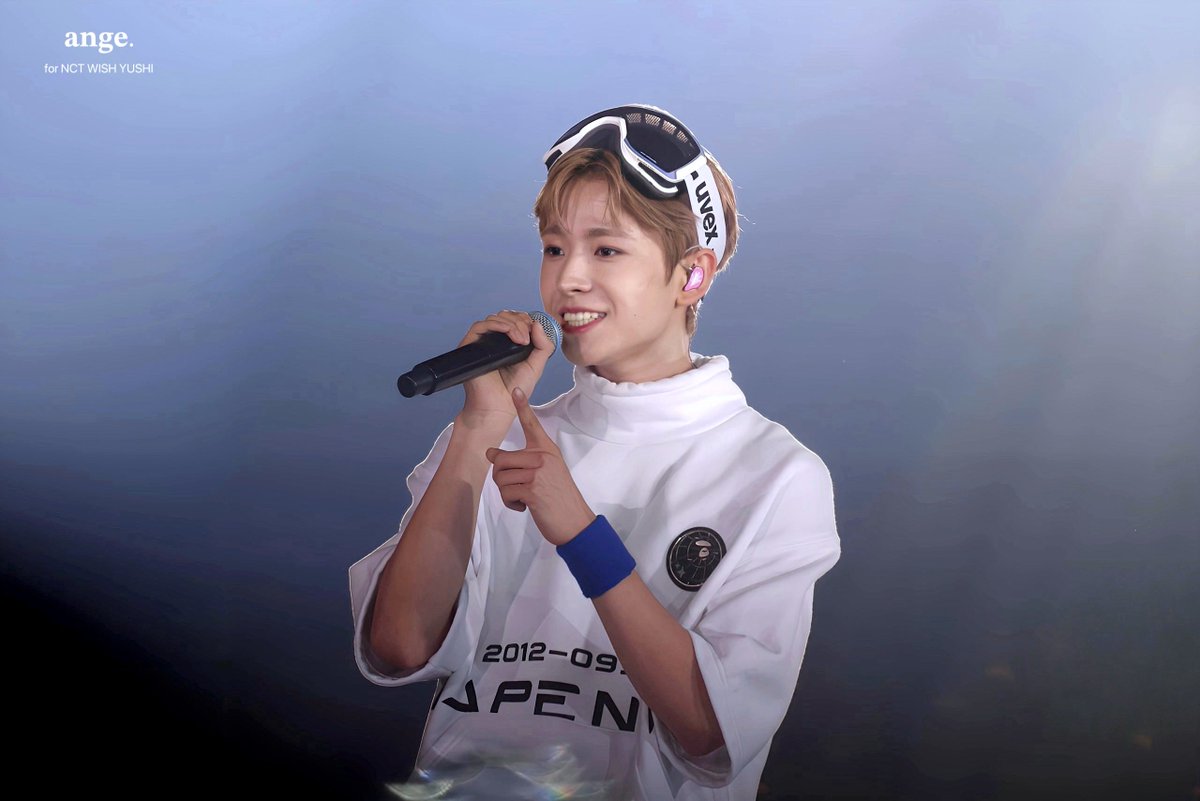 𝐚𝐧𝐠𝐞. tweet media