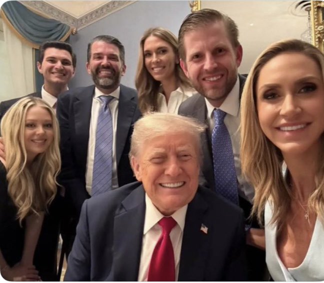 Can you imagine your doorbell rings, you open the door and you see this?