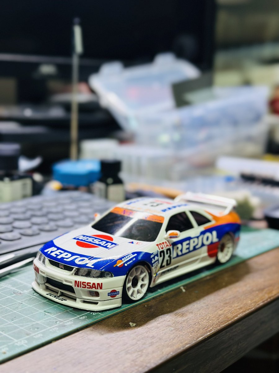 R33