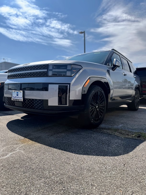 BSpringsHyundai's tweet image. 🚗 The Future of Driving Starts with the Santa Fe Hybrid 🚗
👉 Click here to browse: ow.ly/JC3N50WCPvn

Looking to upgrade your drive? Hyundai of Blue Springs has Santa Fe Hybrids on the lot and ready to go! 

#HyundaiSantaFe #SantaFeHybrid #HyundaiBlueSprings #HybridSUV