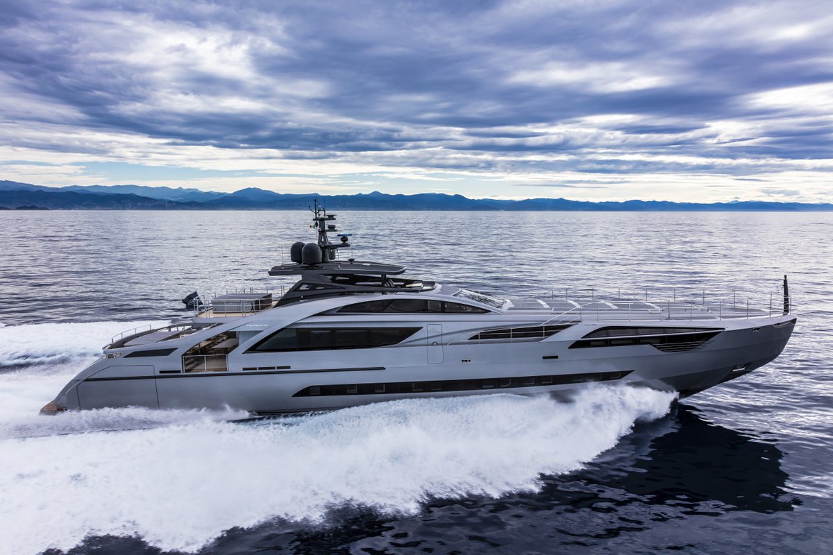 RollsRoyce's tweet image. Our #mtuSolutions drive systems power the largest #Yachts in the world. As experts in systems integration, our customers are not just buying an engine but a solution that supports them from bridge to propeller ow.ly/sh3850WEqzF