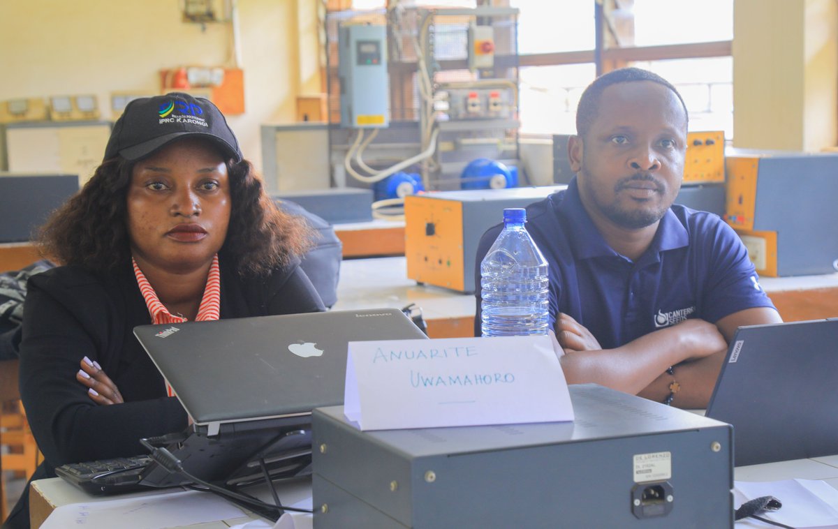 Karongi_College's tweet image. As part of the &quot;Diaspora Engagement in the TVET Sector&quot; project jointly implemented by @IOMRwanda &amp;amp; @RwandaPolytec, Serge Rwego, a diaspora professional from France, is imparting his expertise in monitoring &amp;amp; controlling pneumatic &amp;amp; hydraulic systems to our EEE academic staff.