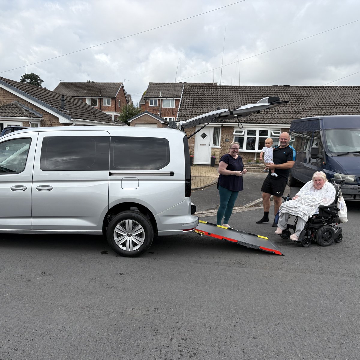 ConversionsTbc's tweet image. Delivery day for Mrs Hateley from St Helens. Her family were very pleased with the #WAV and even one of their very small neighbours came out to take a look for themselves 😂. 

We wish Mrs Hateley many happy miles from everyone at TBC Conversions.