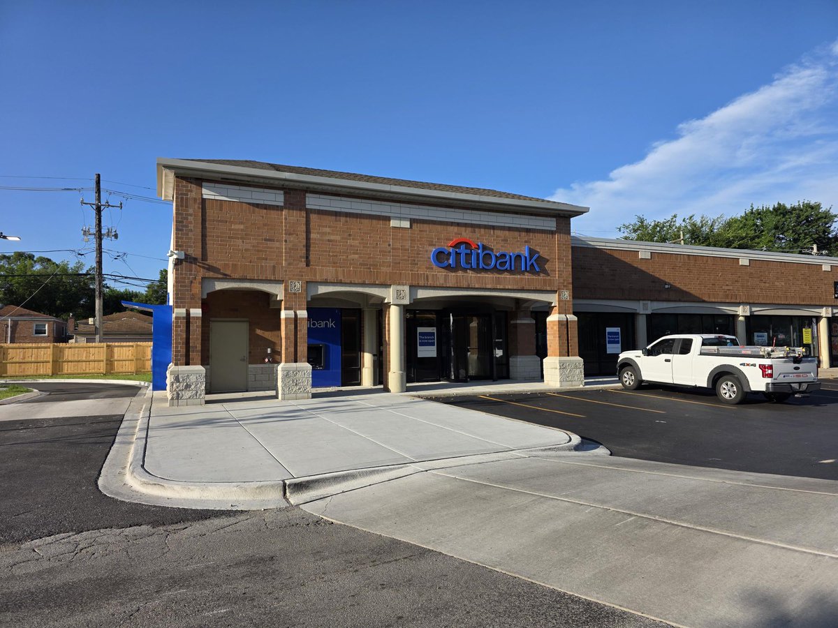 TerracoINC's tweet photo. We're excited to announce the opening of @Citi at 95th and Jeffery in Chicago, IL. Welcome to the neighborhood. https://t.co/HCeBevikLZ