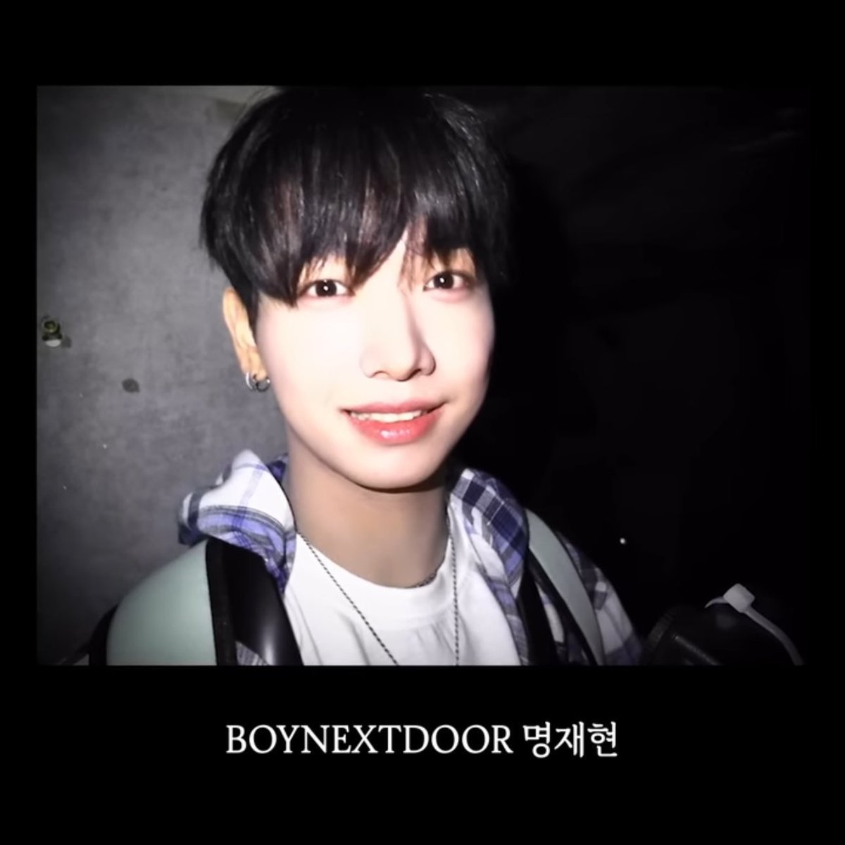 B0_0zzi's tweet photo. 이거잖 아 개웃겨아 어떡해 https://t.co/64IEVOkvMz
