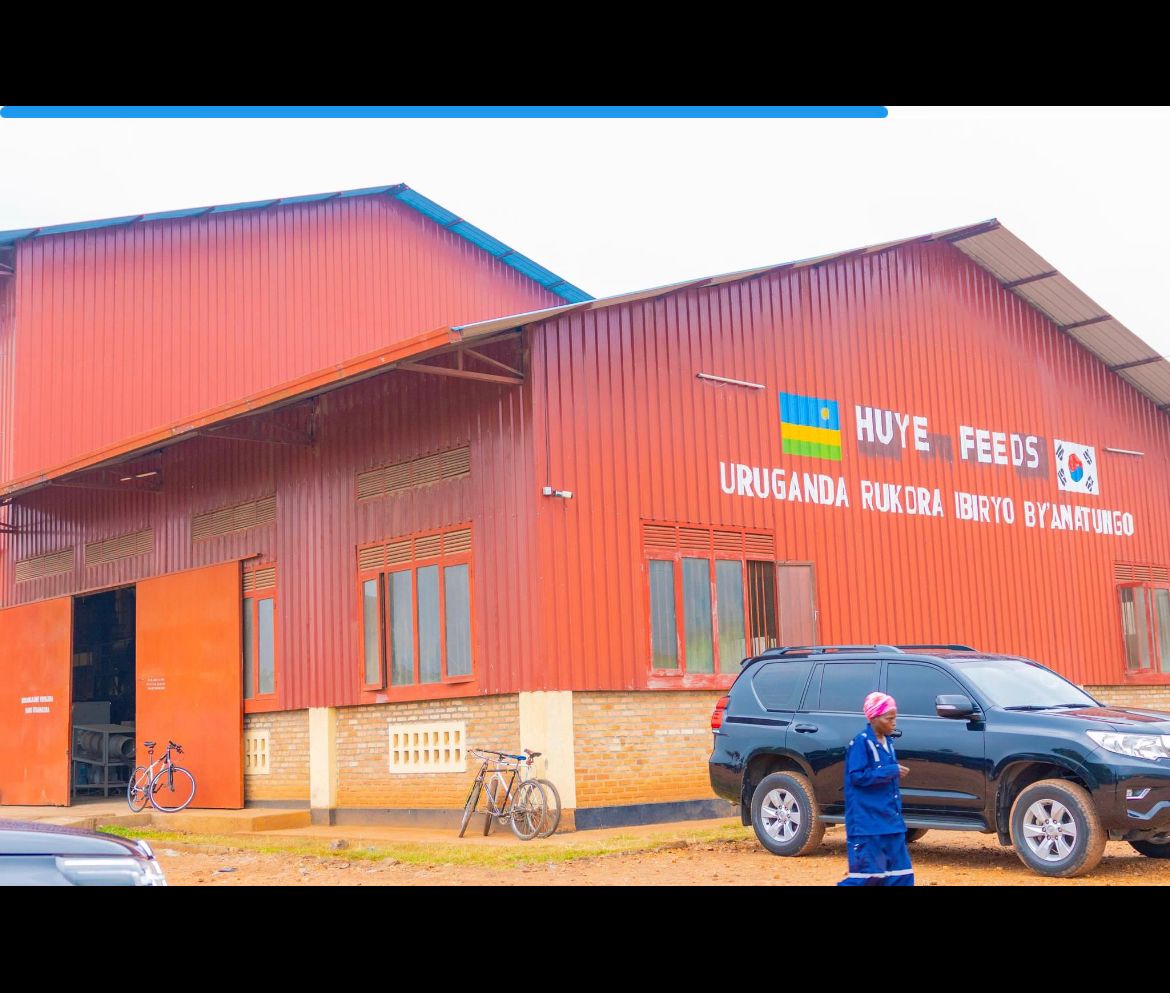 FeedsHuye's tweet photo. @RwandaLocalGov @Dominiquehab @mskayisire @BGakire @RwandaSouth @HuyeDistrict we are enthusiastic of the visit of Hon Minister of Local Government @Dominiquehab, and others officials; the constructive advices received from them, will help @huyefeeds to achieve an other milestones in the same objectives of serving farmers better and better https://t.co/7hLssgFzXj