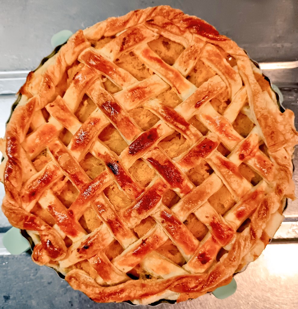 明日の朝ごはん用のパンプキンパイ作った。寝なければ…, image size:987x1024