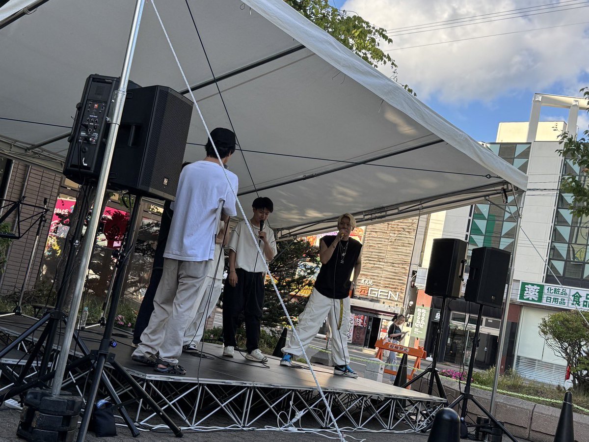 katojun0702's tweet photo. 23時30分〜
FMノースウェーブ
PLANT CHANNEL #プラチャン 📻
今夜は…
#24FES での公開収録の模様をお届け⚡️
Resonance
North Sound Signal
2組にインタビューしました!
なお、今夜は屋外収録だった為 #限りなくシビア60 のコメント受けは出来ていないのでご容赦を🙇♂️
📻https://t.co/ljKCyXLTZo https://t.co/MW65XiTzrk