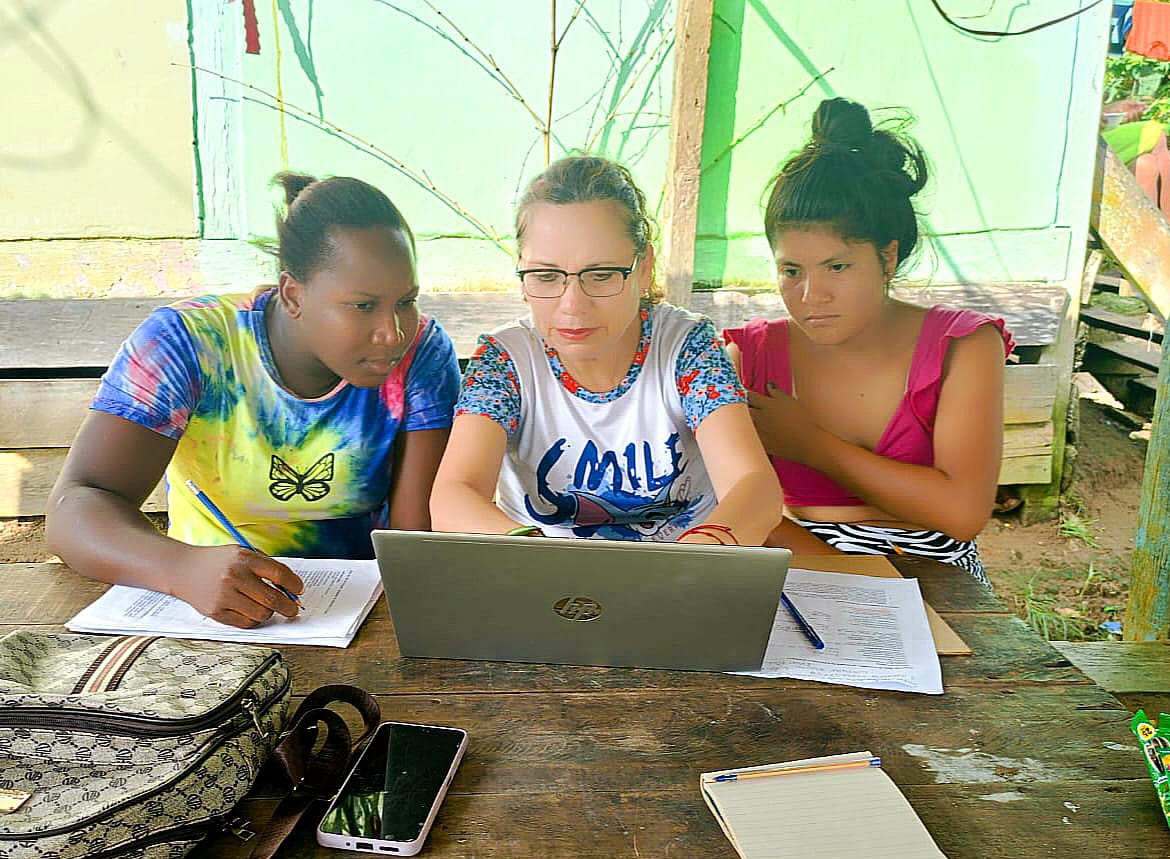 IEPS_Ec's tweet image. ¡Todavía puedes postular al #PROFECPIAM!💪

Nuestro equipo técnico recorre todo el país, asesorando a comunidades indígenas, afro y montubias para que sus emprendimientos sean seleccionados.

✅ Postula con tu asociación hasta el 31 de agosto 👉 acortar.link/1S0yzc

#SomosEPS