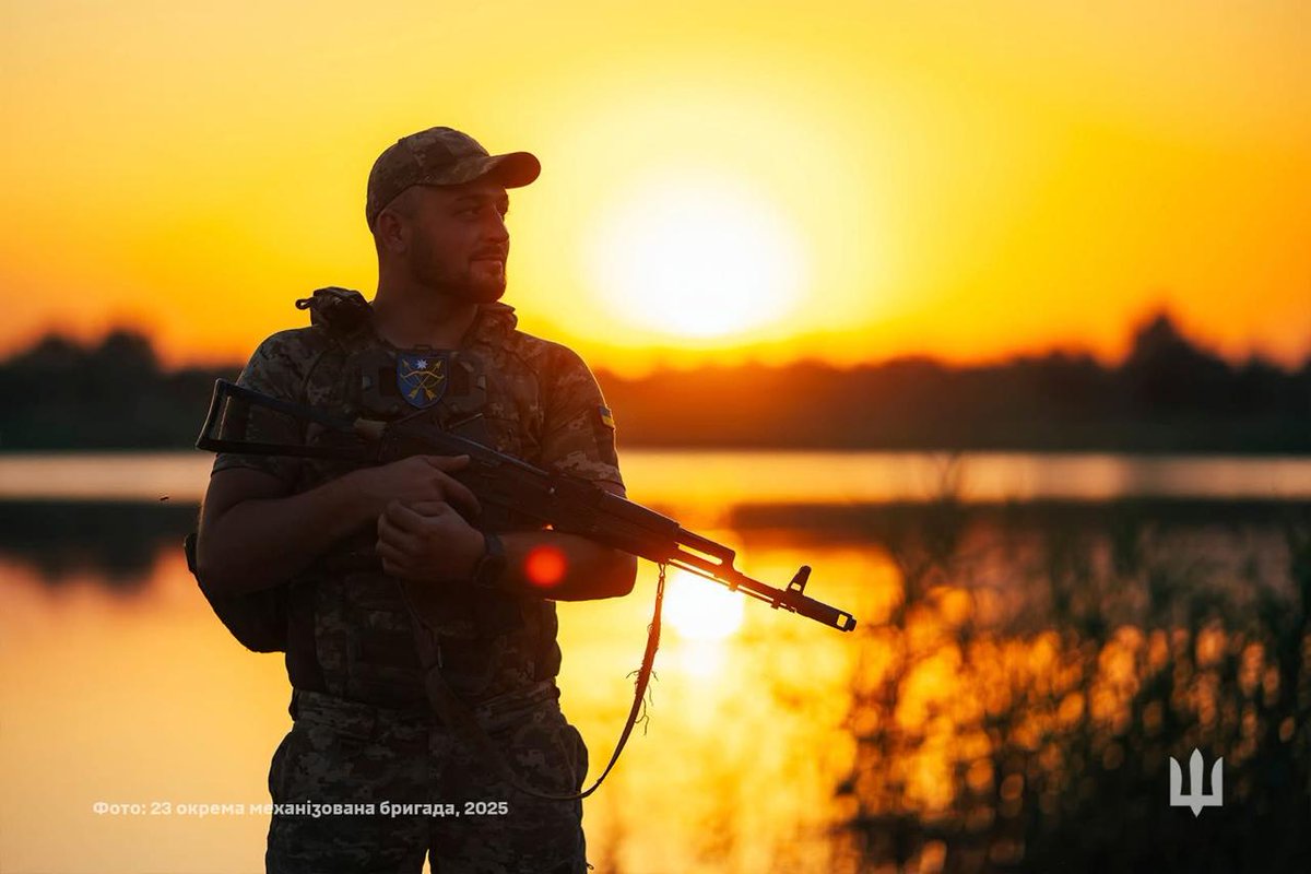 Good night from the nation of the brave!
#StandWithUkraine 🇺🇦

📷: 23rd Mechanized Brigade