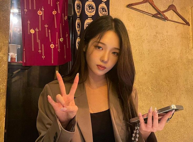 ㅤㅤㅤㅤ

❨ #with_fleuver: #CHANGMI 🌼 just shared a new post! ❩

Just went to look at the paintings and stopped by a restaurant for a bite to eat. Kalian suka seni, fleuver?

ㅤㅤㅤㅤㅤㅤㅤ