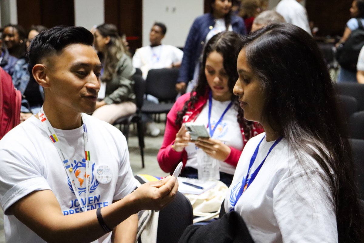 WorldVisionCO's tweet photo. 🌍✨ ¡Arranca la Cumbre Global de Jóvenes 2025! 
 Un espacio donde la juventud está presente, liderando el cambio. 
 🧵 Te contamos lo más destacado 👇 
 #CumbreGlobalDeLiderazgo #JovenPresenteLiderandoElCambio #CumbreDeJuventudesWorldVision #YouthReadyXWorldVision https://t.co/LCtMD4nuLG