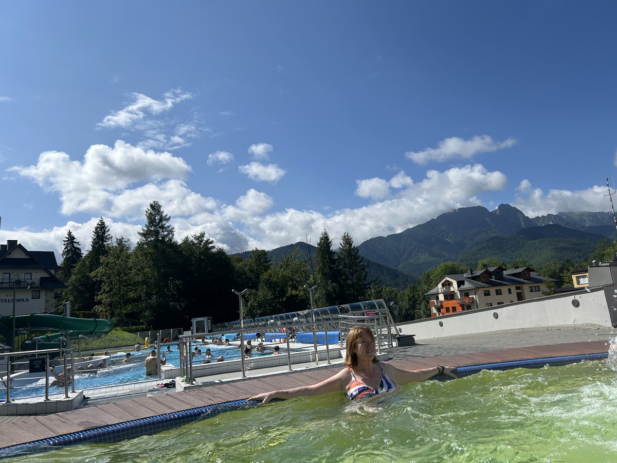Zakopane: de pueblo minero, a balneario, estación de esquí y destino turístico. Os cuento todo lo que podéis visitar y hacer: soniagraupera.com/2025/08/que-ve… @poland <a href="/PoloniaTurismo/">Polonia.Travel</a> <a href="/eZakopanePL/">Zakopane na eZakopane.pl</a> #GraupixPoland 
#GraupixZakopane