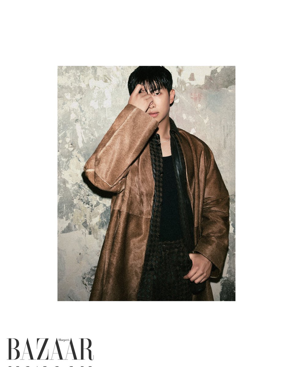 HyungLine_BR's tweet photo. 📸 | KIM NAMJOON????

Novas fotos de #RM para a Harper's Bazaar.

#RMxBazaarKorea 
RM X BOTTEGA VENETA
#RMxBottegaVeneta https://t.co/YGaNl78mG9