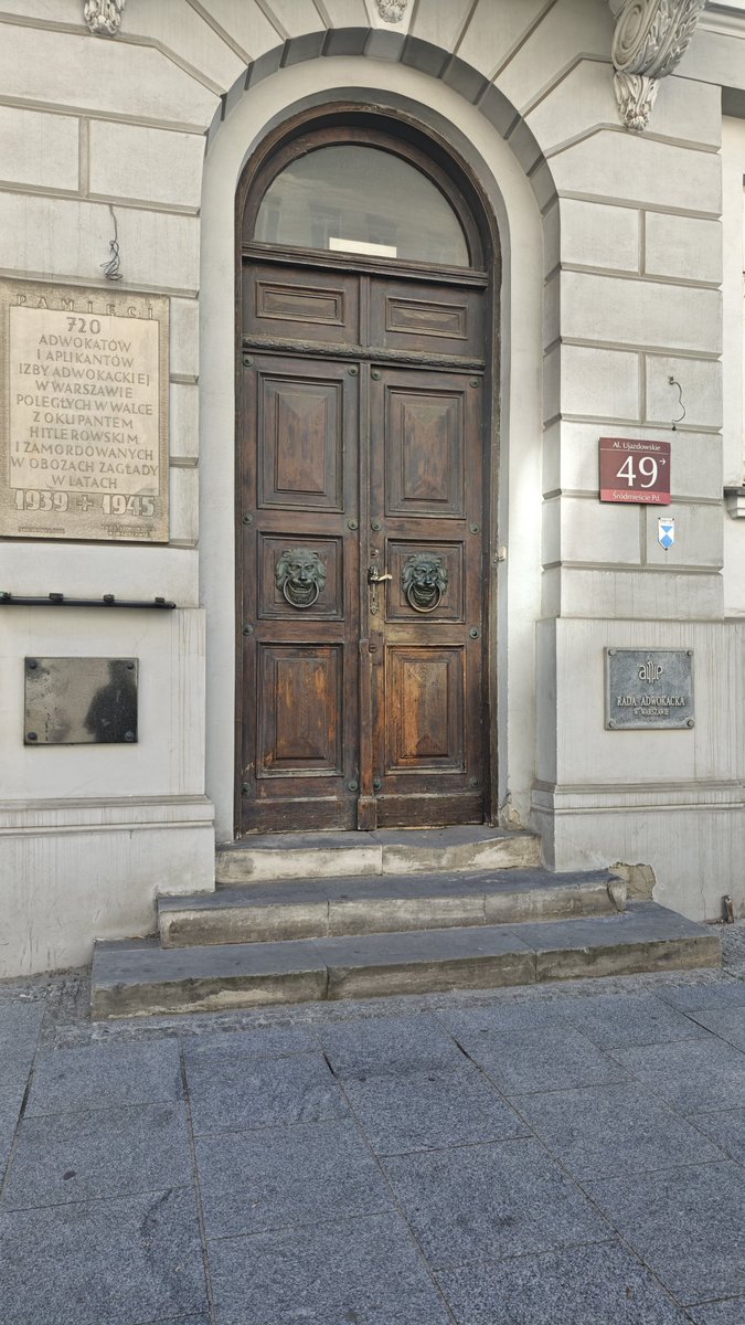 Sukcesu jeszcze nie ma co ogłaszać, na razie złożone dokumenty na egzamin wstępny aplikacji adwokackiej. Już bliżej niż dalej ✌️