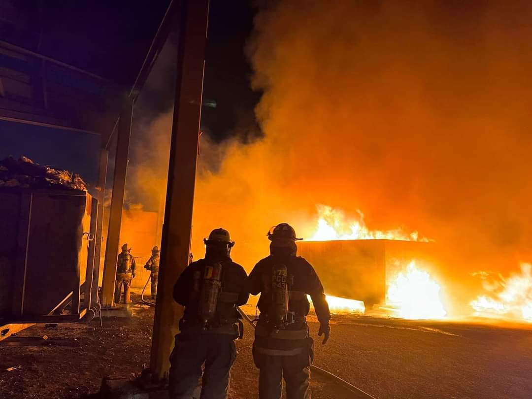 🚒🔥 ¡Ya se siente en el aire! Falta muy poco para celebrar el gran día 
💪❤️ Este 22 de agosto es el Día del Bombero… ¿ya estás listo para festejarlo?
Porque ser bombero es más que un trabajo, ¡es un acto de amor, valentía y servicio!

#DíaDelBombero #22deagosto #HéroesSinCapa