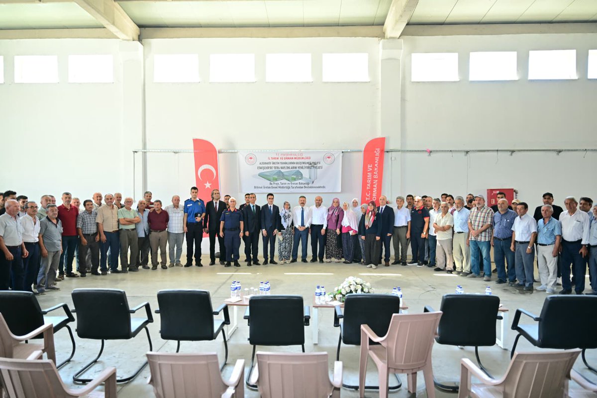 Valimiz Hüseyin Aksoy, Sarıcakaya Belediye Başkanımız Ahmet Dönmez, İlçe Başkanımız Hikmet Aknur ve kıymetli hazirûnla birlikte “Eskişehir’de Sera Naylonlarını Yeniliyoruz Projesi” kapsamında düzenlenen programda üretici kardeşlerimizle buluştuk.
 
💧 Tarım ve Orman