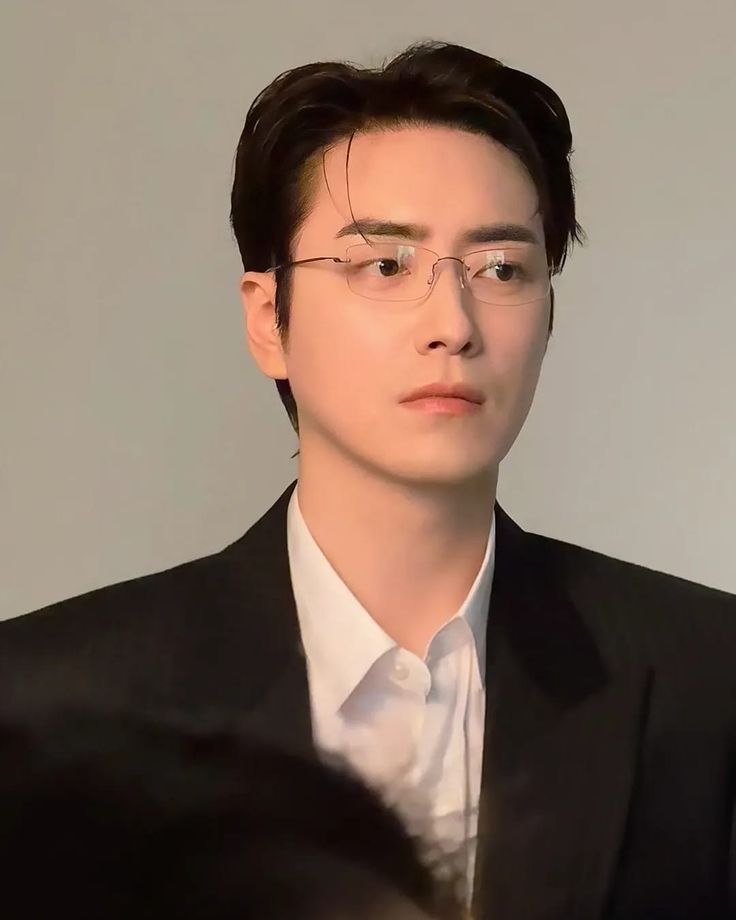 wanggwtk's tweet photo. @DUDUMRN juro que não é por beleza, mas acho que o lee jun hyuk ia ser perfeito pra interpretar esse papel. ele tem o molho pra interpretar papéis de escritório e sério, ME DA UMA AGONIA PORQUE TEM CENAS QUE EU LEMBRO DELE POR SER JUSTAMENTE PERFEITO PRA ELE KKKKKK me da um ódio as vezes https://t.co/TMyk11fMZD