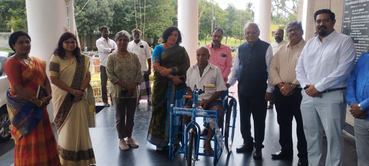 DC Chamarajanagar - ಜಿಲ್ಲಾಧಿಕಾರಿ ಚಾಮರಾಜನಗರ (@dcchnagar) on Twitter photo ಜಿಲ್ಲಾಧಿಕಾರಿ ಶಿಲ್ಪಾ ನಾಗ್ ಅವರ ವಿಶೇಷ ಕಾಳಜಿಯಿಂದ ವಿಶೇಷಚೇತನರೊಬ್ಬರಿಗೆ ಟ್ರೈಸಿಕಲ್ ಸೌಲಭ್ಯ
#ChamarajanagarUpdates #Chamarajanagar #Tricycle #Rotary #CharitableTrust
facebook.com/share/p/1EjmjK…
<a href="/CMofKarnataka/">CM of Karnataka</a> <a href="/KarnatakaVarthe/">DIPR Karnataka</a> <a href="/osd_cmkarnataka/">Office of the OSD to CM Karnataka</a> <a href="/TheKVenkatesh/">K Venkatesh</a> <a href="/shilpa_nag/">Shilpa Nag</a> ಜಿಲ್ಲಾಧಿಕಾರಿ ಶಿಲ್ಪಾ ನಾಗ್ ಅವರ ವಿಶೇಷ ಕಾಳಜಿಯಿಂದ ವಿಶೇಷಚೇತನರೊಬ್ಬರಿಗೆ ಟ್ರೈಸಿಕಲ್ ಸೌಲಭ್ಯ
#ChamarajanagarUpdates #Chamarajanagar #Tricycle #Rotary #CharitableTrust
facebook.com/share/p/1EjmjK…
<a href="/CMofKarnataka/">CM of Karnataka</a> <a href="/KarnatakaVarthe/">DIPR Karnataka</a> <a href="/osd_cmkarnataka/">Office of the OSD to CM Karnataka</a> <a href="/TheKVenkatesh/">K Venkatesh</a> <a href="/shilpa_nag/">Shilpa Nag</a>