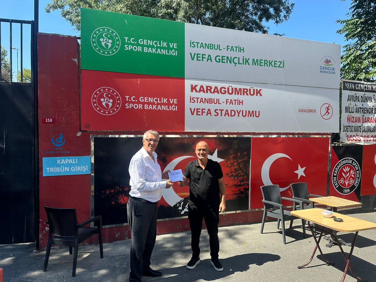 <a href="/mhp_fatihilce/">MHP Fatih</a> Başkanımız Sn. <a href="/caymaz_muharrem/">MUHARREM CAYMAZ</a> ,  Karagümrük Spor Kulübü Bşk. Yrd. Yaşar Ecim Beyi Ziyaret Ederek, 16 Ağustos Cumartesi Günü, Saat 12.00'da, İstanbul/Bakırköy Wow Otelde Düzenlenecek Olan " Asırlık Birlik Sonsuz Kardeşlik " Temalı Programımıza Davet Etmiştir.