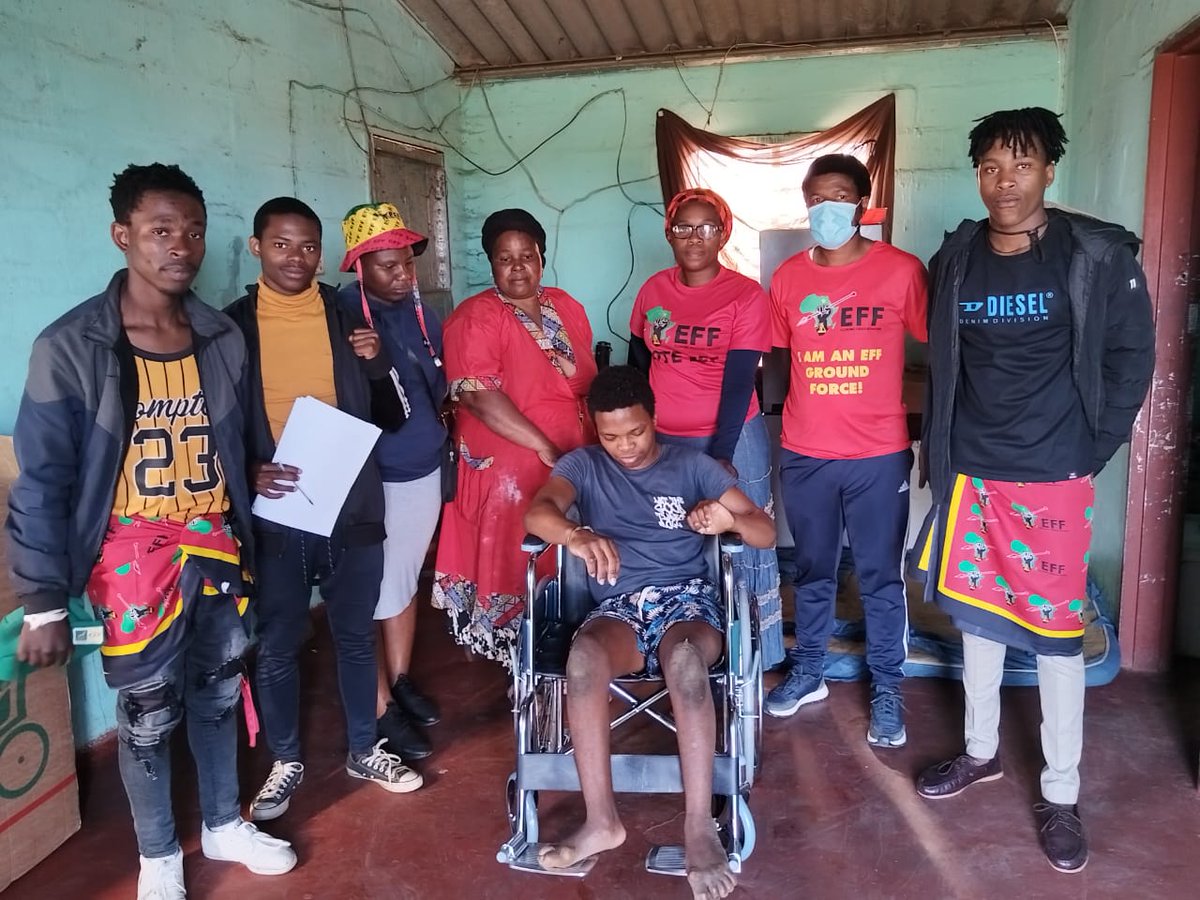 EFFKZN's tweet photo. ♦️In Pictures♦️

In celebrating Women's month, EFF KZN PCT Member Fighter Nonhlanhla Makhanya, donated seven wheelchairs to elderly women and women caregivers from Wards 4 &amp; 10, Ndwedwe Subregion

#EFFCares https://t.co/Bl0AsXuOGr