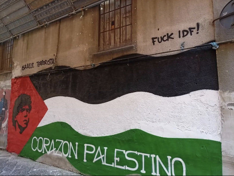 claudio_vergni's tweet photo. Napoli, Quartieri Spagnoli.
Al fianco del Popolo Palestinese e della sua Resistenza 🇵🇸. https://t.co/sHPHXeNSCJ