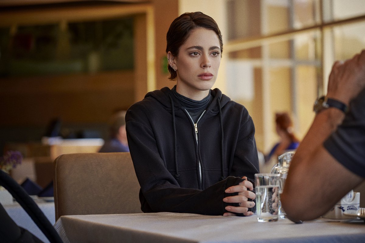 fcotinitalia's tweet photo. Mancano solo 3 giorni all’uscita di Quebranto, la nuova serie targata Disney+, con @TiniStoessel come protagonista, disponile dal 15 agosto!
Al momento, purtroppo, non risulta che la serie sarà disponibile sul catalogo italiano. Vi lasciamo qua sotto alcune indicazioni utili. https://t.co/wQZaCWP8Vo