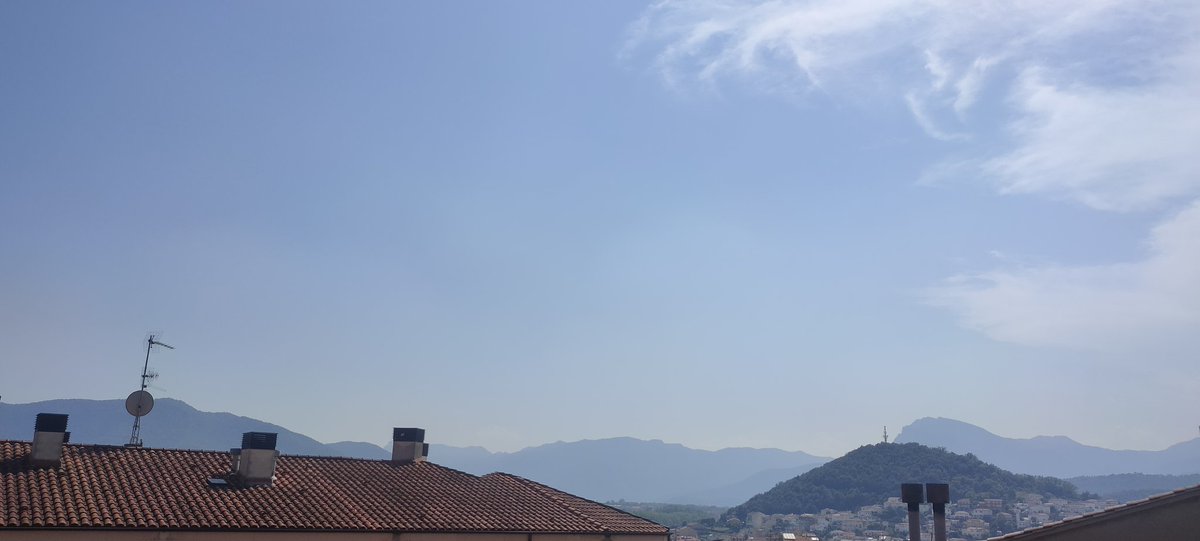 17'5°C de mínima i 37°C a aquesta hora a #Olot 📈🌡️
