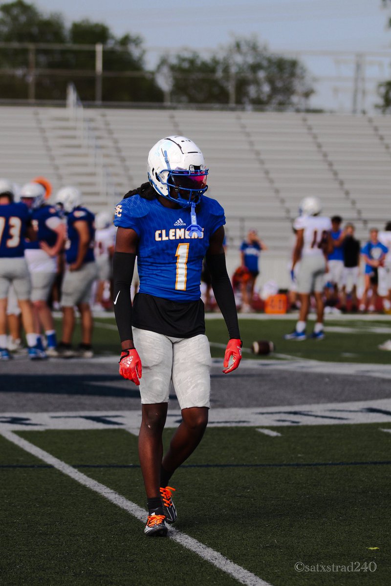 Derrick Williams Jr tweet media