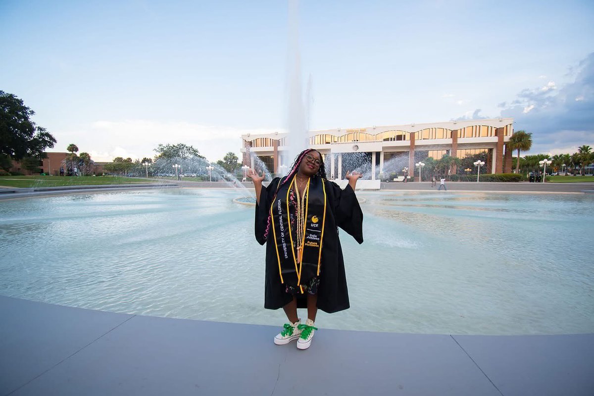 FKMemories's tweet image. Cheers to the next level! 🎓

#GraduationVibes #SheDidIt #ProudGraduate #CapAndGown #DiplomaDay #GraduationGlow #GradGoals #WalkingTheStage #FutureIsNow #GradStyle #LevelUpMoment #MilestoneAchieved #CrownedWithSuccess #FromBooksToBoss #NextChapter #EducatedAndProud #Cheers